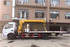 金口河附近汽车轮胎更换